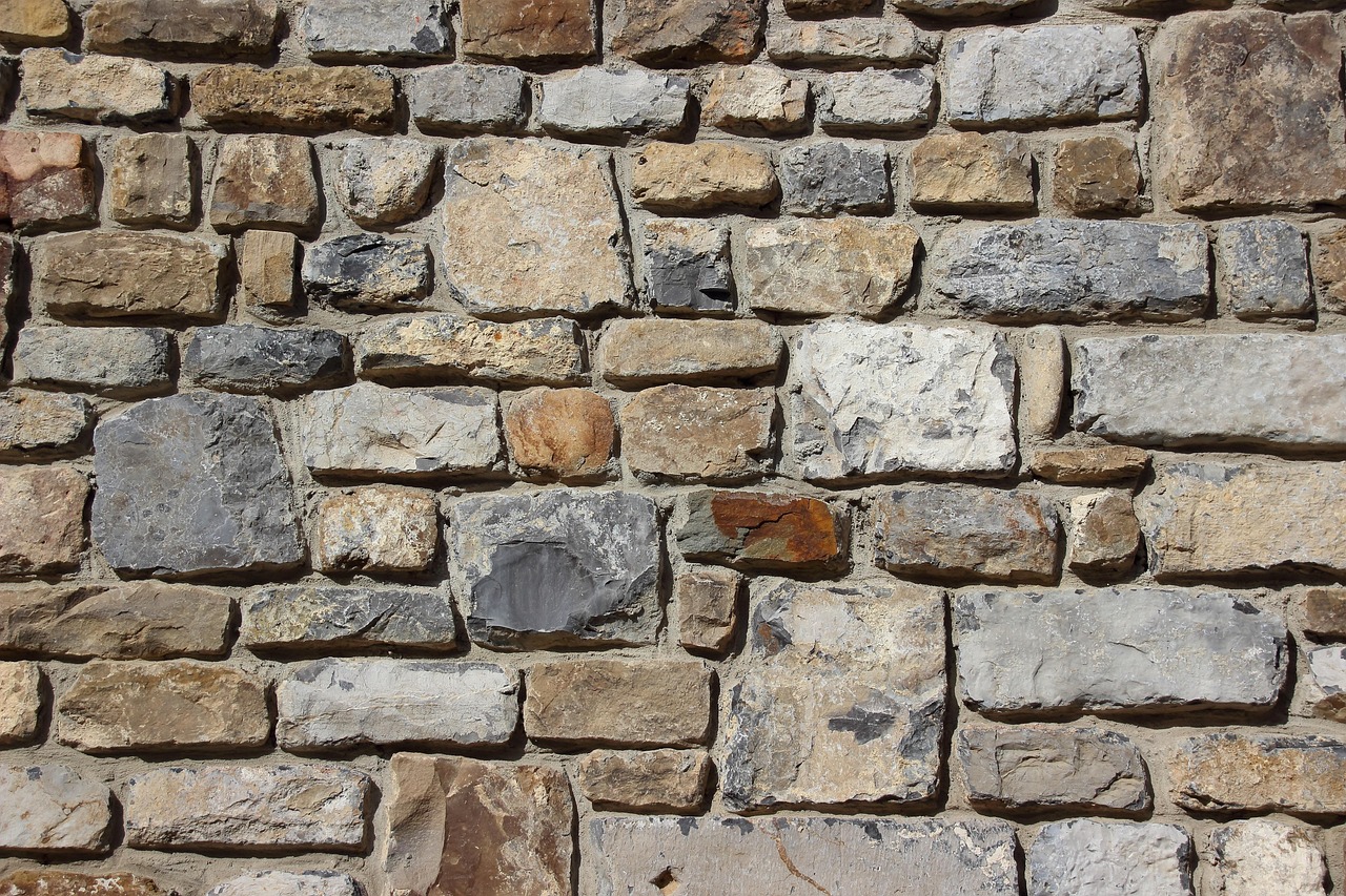 Natural stone samples and materials for outdoor kitchen masonry construction